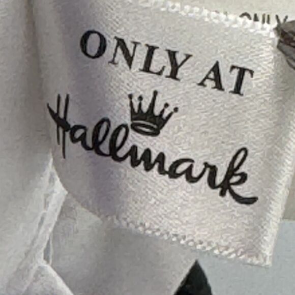 Hallmark Exclusive Minnie Mouse Disney Halloween Costume Witch Cape Plush 14" - Picture 3 of 13